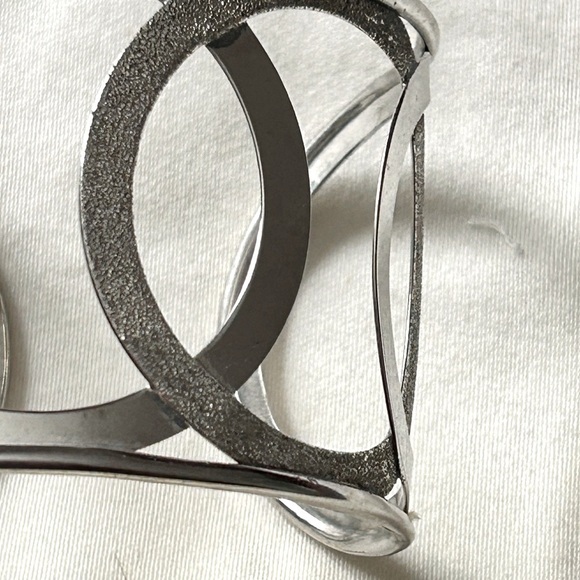 ✨Beautiful Edgy Vintage Brushed and Polished .925 Silver Sparkling Cuff Bracelet - Picture 8 of 16